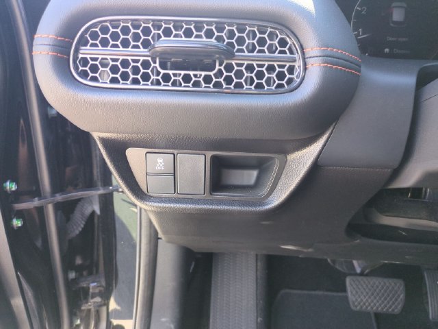Used 2025 Honda HR-V Sport image 16