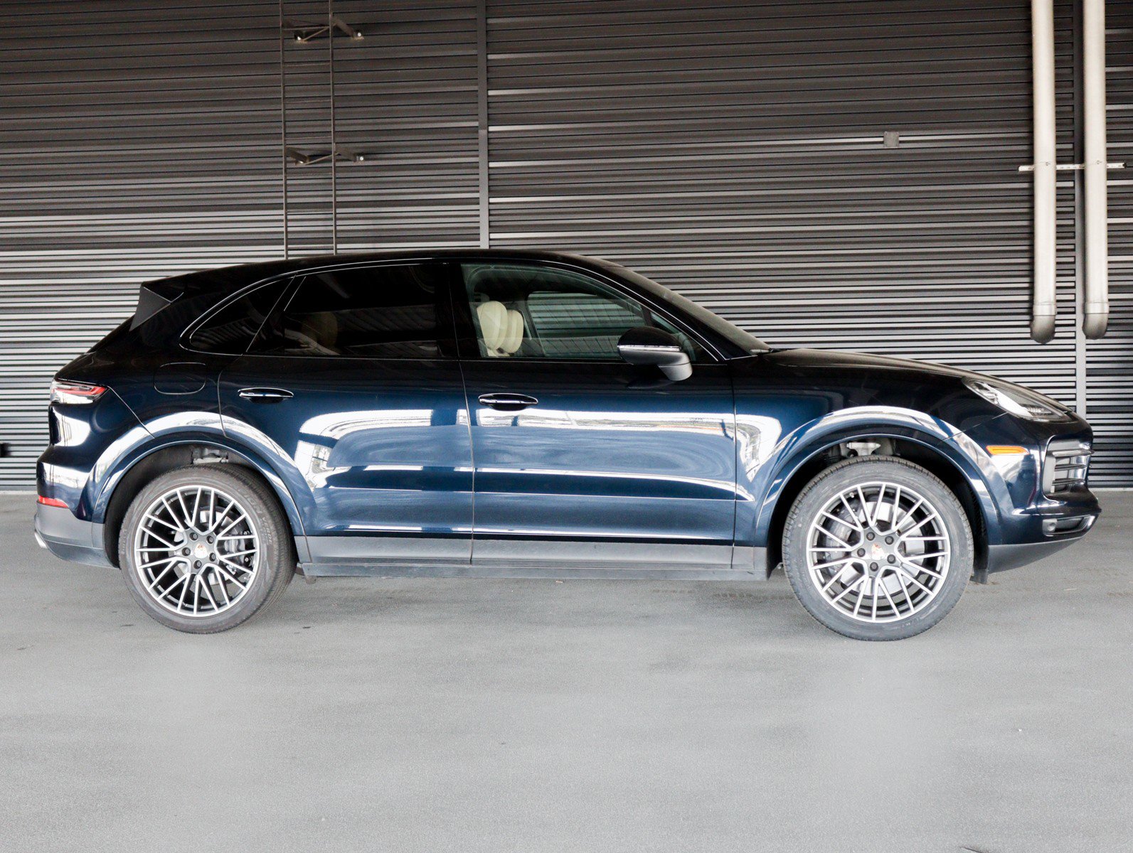 Certified 2023 Porsche Cayenne AWD/4WD image 11