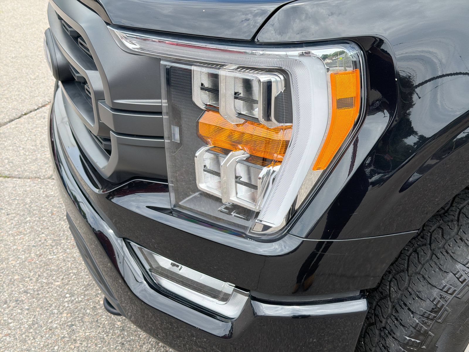 Used 2023 Ford F150 XLT w/ Equipment Group 302A High AWD/4WD image 13