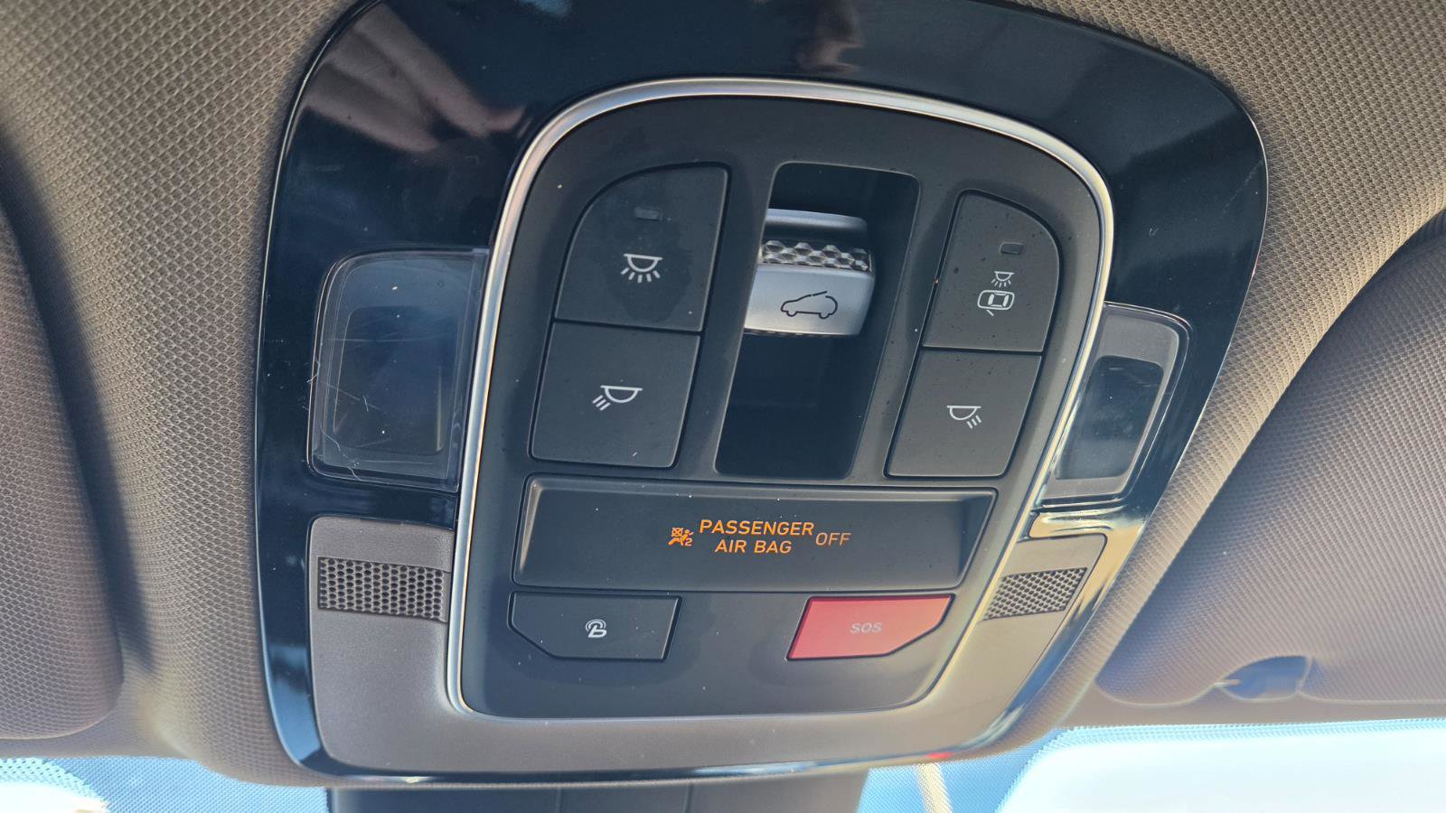 Used 2023 Hyundai Santa Fe SEL w/ Premium Package image 32