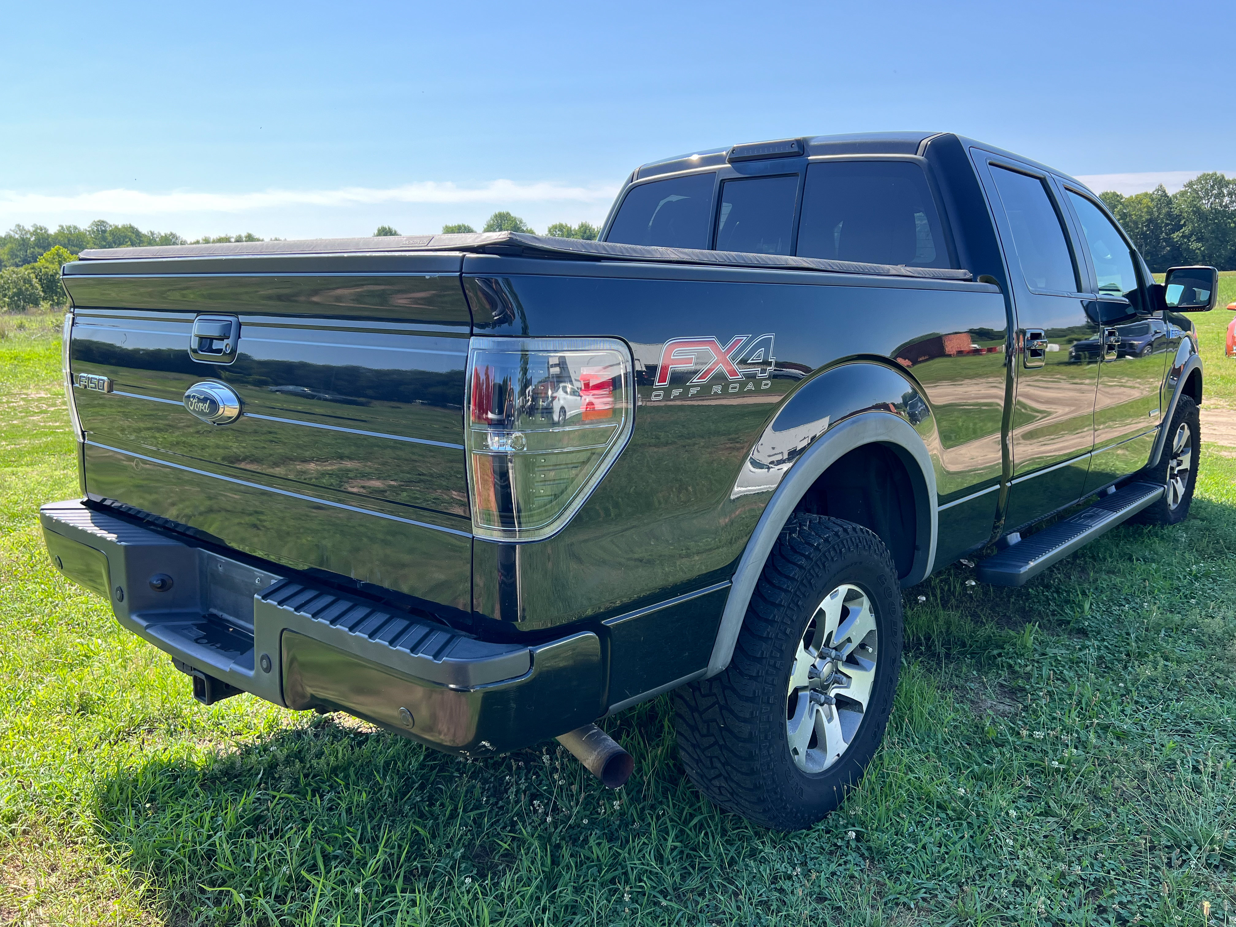 Used 2014 Ford F150 FX4 w/ Equipment Group 401A Mid AWD/4WD image 5