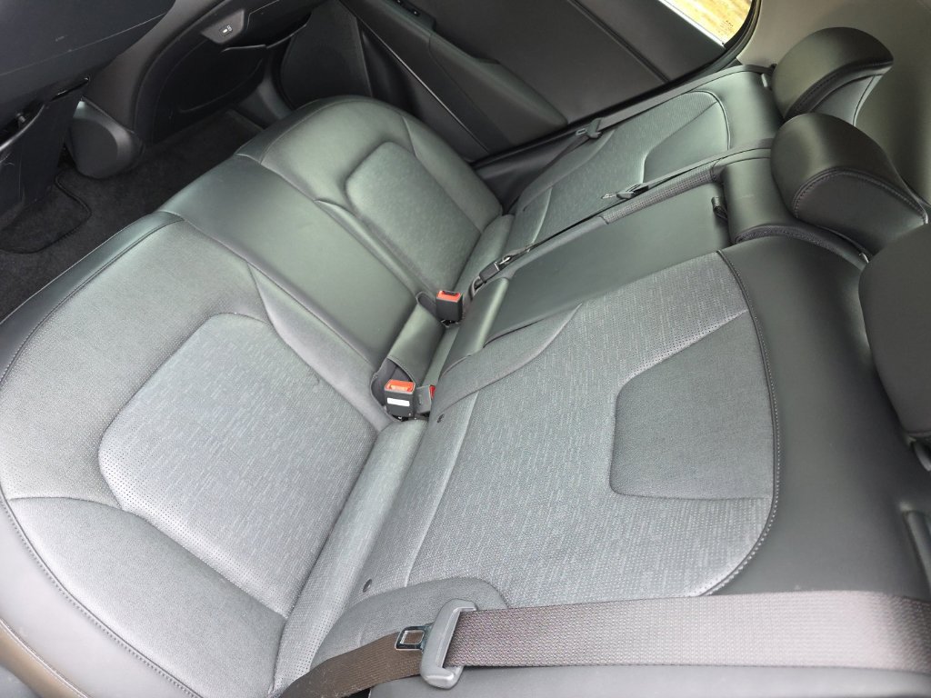 Certified 2025 Kia Niro Wave w/ Wave Preserve Package FWD image 10