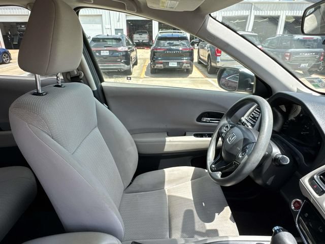 Used 2017 Honda HR-V EX image 11