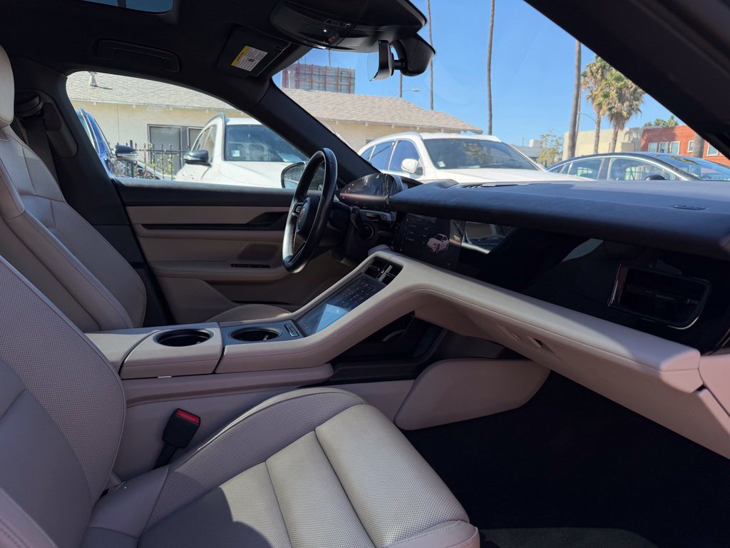 Used 2022 Porsche Taycan RWD image 32