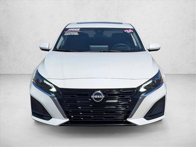 Used 2024 Nissan Altima 2.5 SL FWD image 2