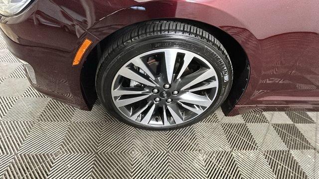 Used 2018 Lincoln MKZ Reserve w/ Climate Package FWD image 9