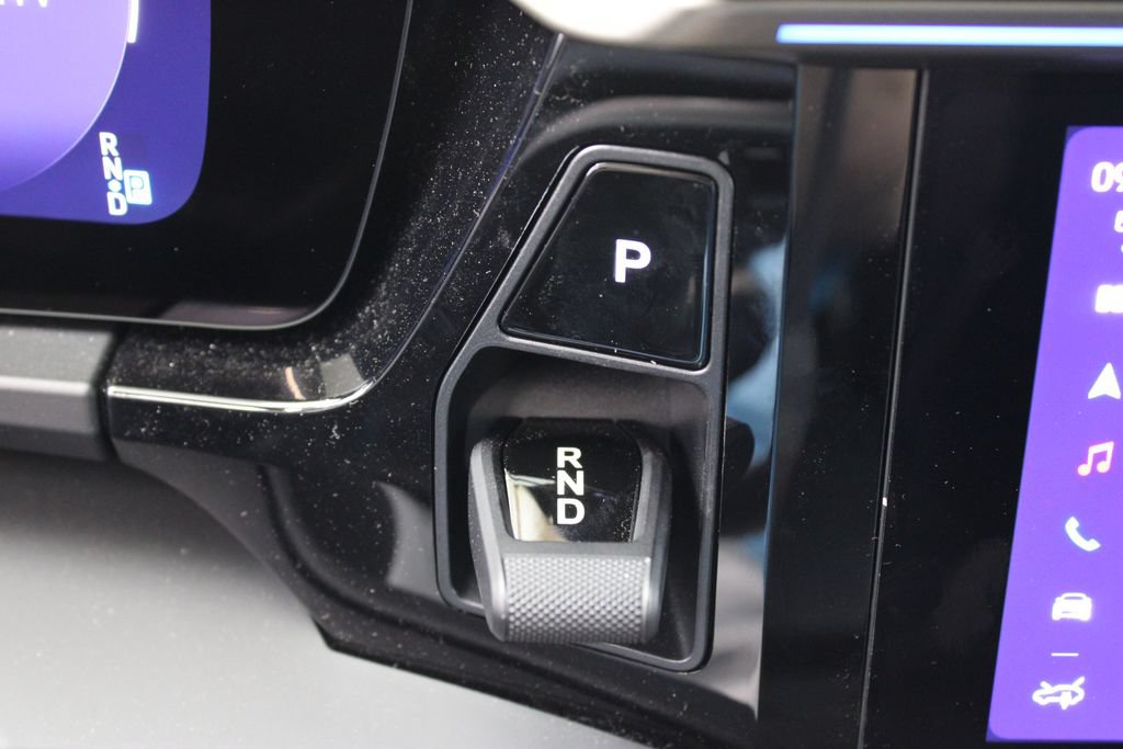 Used 2024 Porsche Macan Turbo Electric AWD/4WD image 42