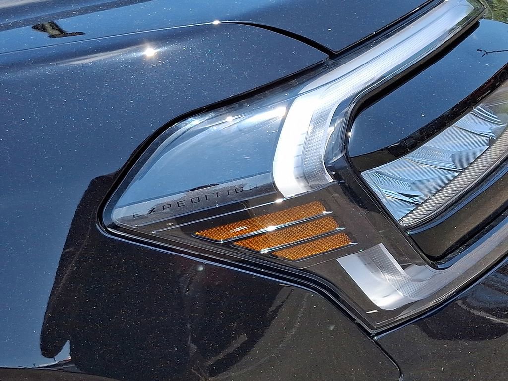 Used 2022 Ford Expedition Max Limited AWD/4WD image 9