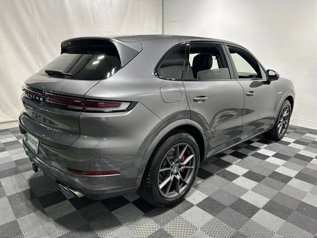 Used 2025 Porsche Cayenne S AWD/4WD image 5