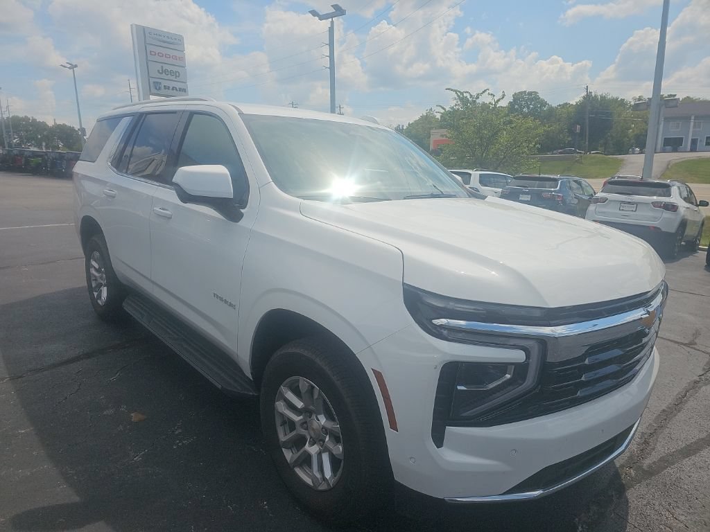 Used 2026 Chevrolet Tahoe LS AWD/4WD image 3