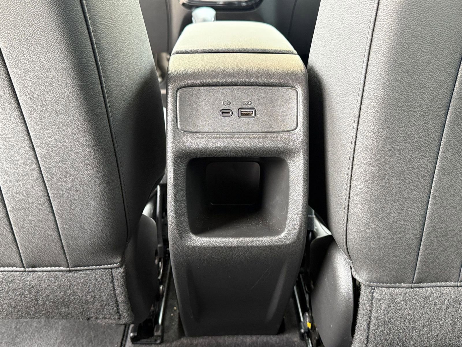Used 2025 Chevrolet Trax LT w/ LT Convenience Package FWD image 23