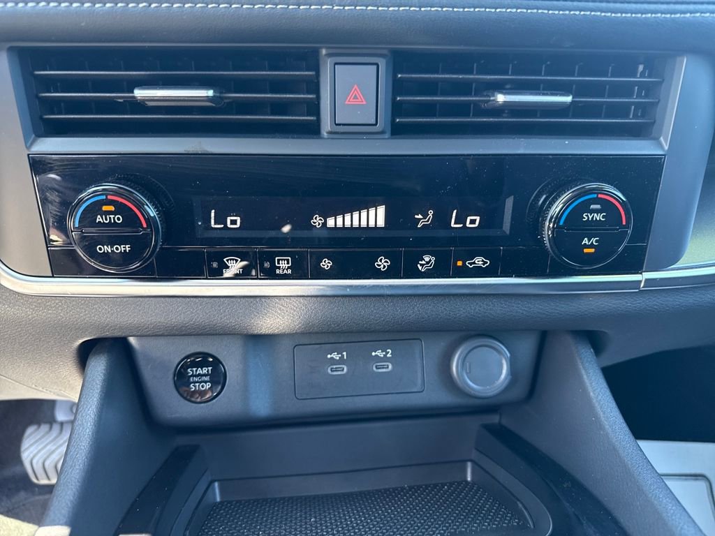 Used 2025 Nissan Rogue SV image 23