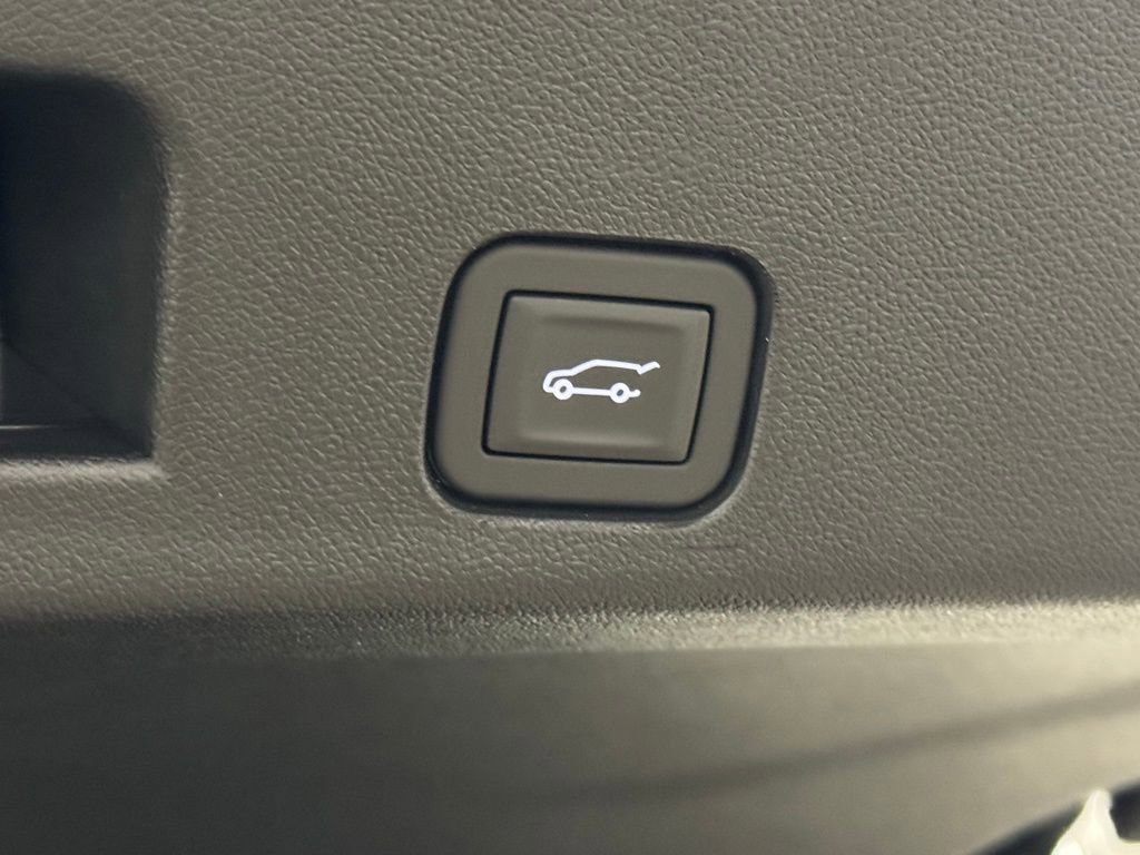 New 2025 GMC Acadia Elevation w/ Elevation Premium Package image 18