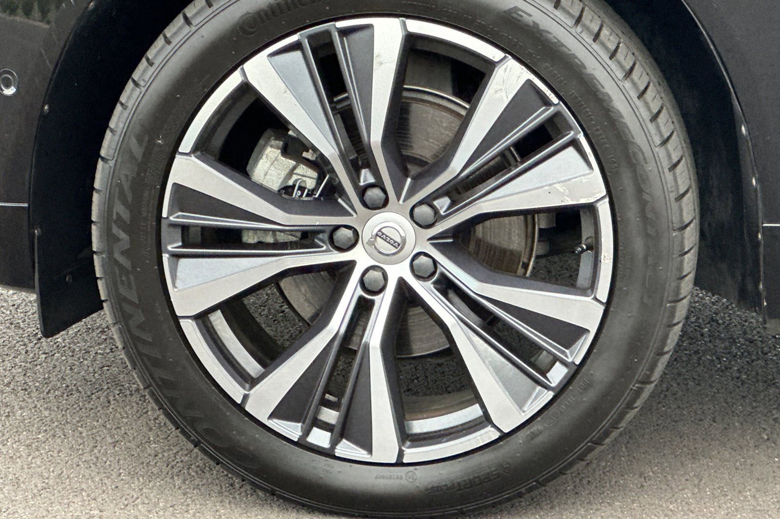 Used 2022 Volvo XC60 B5 Momentum w/ Advanced Package image 31