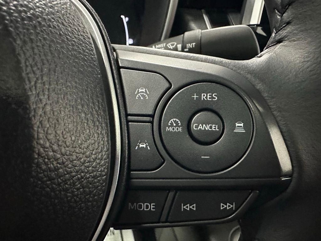 Used 2025 Toyota Corolla XSE FWD image 20