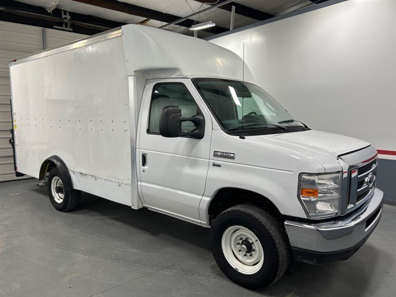 Used 2017 Ford E-350 and Econoline 350 Super Duty w/ Power Windows & Locks Group RWD image 2