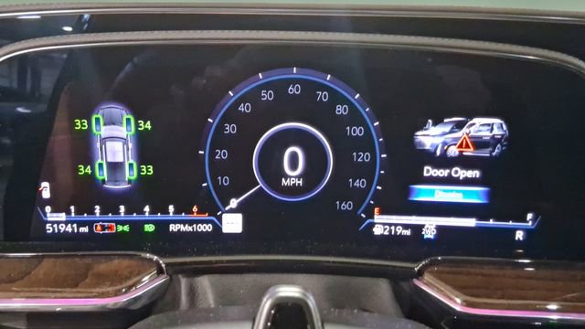 Used 2022 Cadillac Escalade Sport Platinum w/ Heavy-Duty Trailer Package image 29