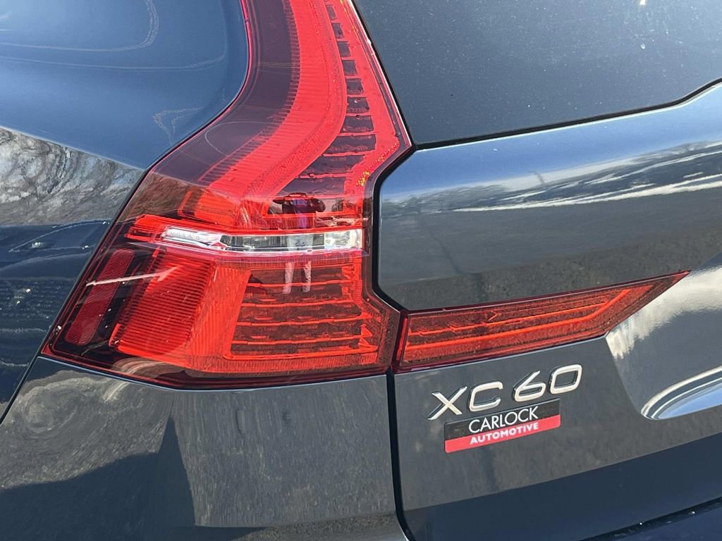 Used 2022 Volvo XC60 B5 R-Design w/ Climate Package image 10