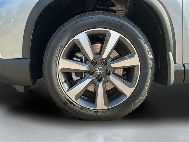 New 2025 Honda Pilot Touring image 4