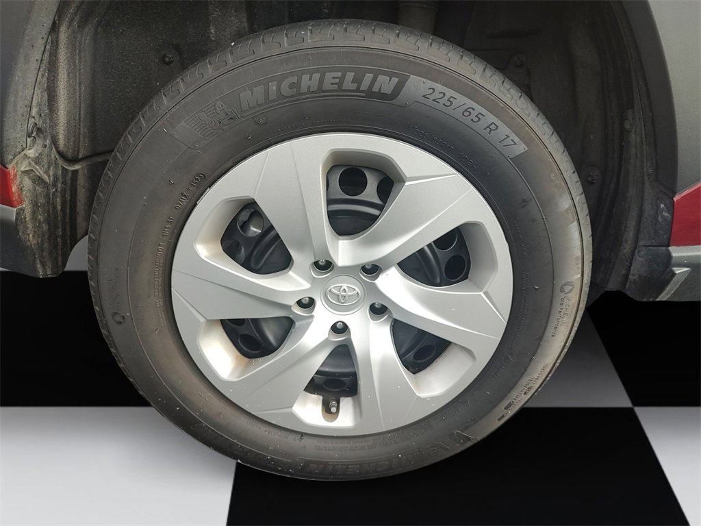 Used 2023 Toyota RAV4 LE image 14