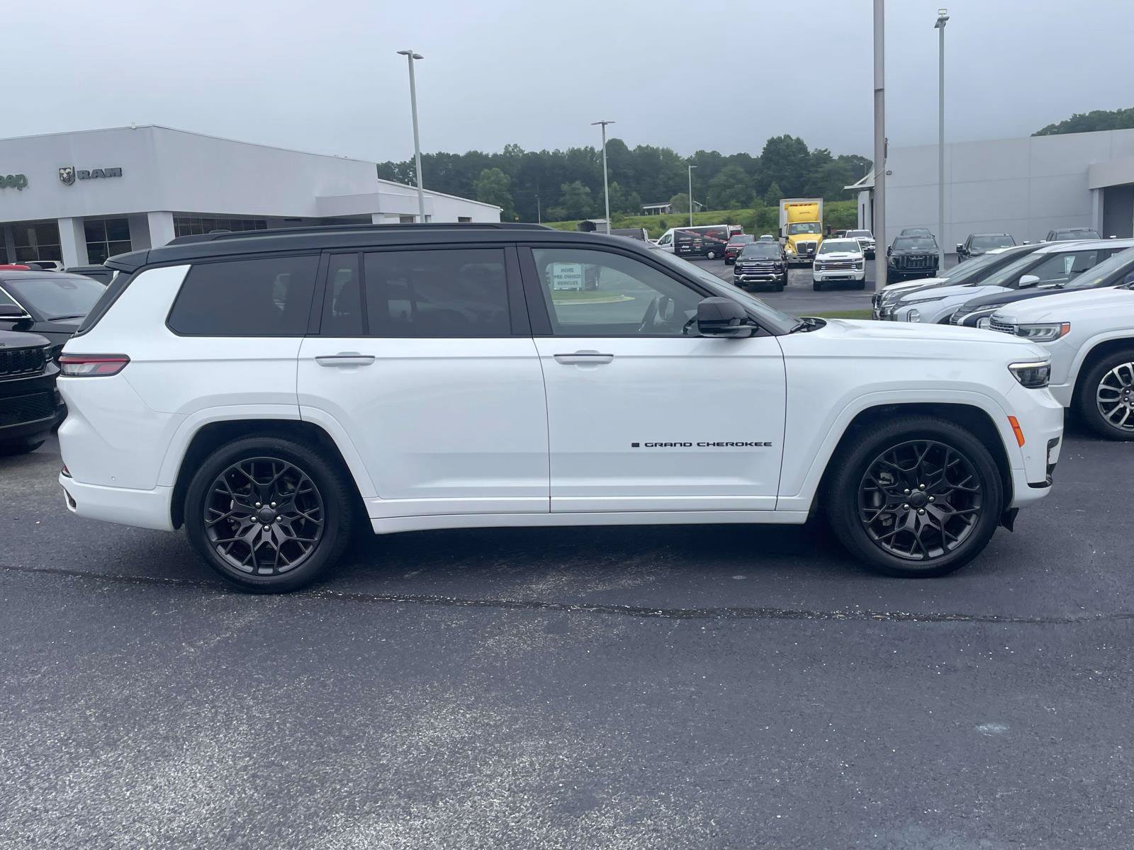 Certified 2025 Jeep Grand Cherokee L Summit w/ Obsidian Package AWD/4WD video 2