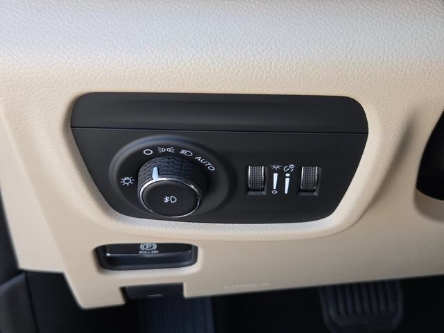 New 2027 Jeep Grand Cherokee L Limited w/ Technology Group II RWD image 26
