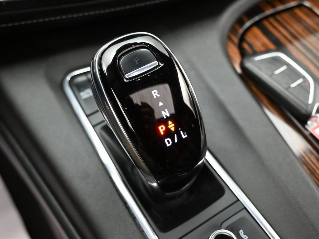 Used 2023 Cadillac Escalade ESV Premium Luxury image 30