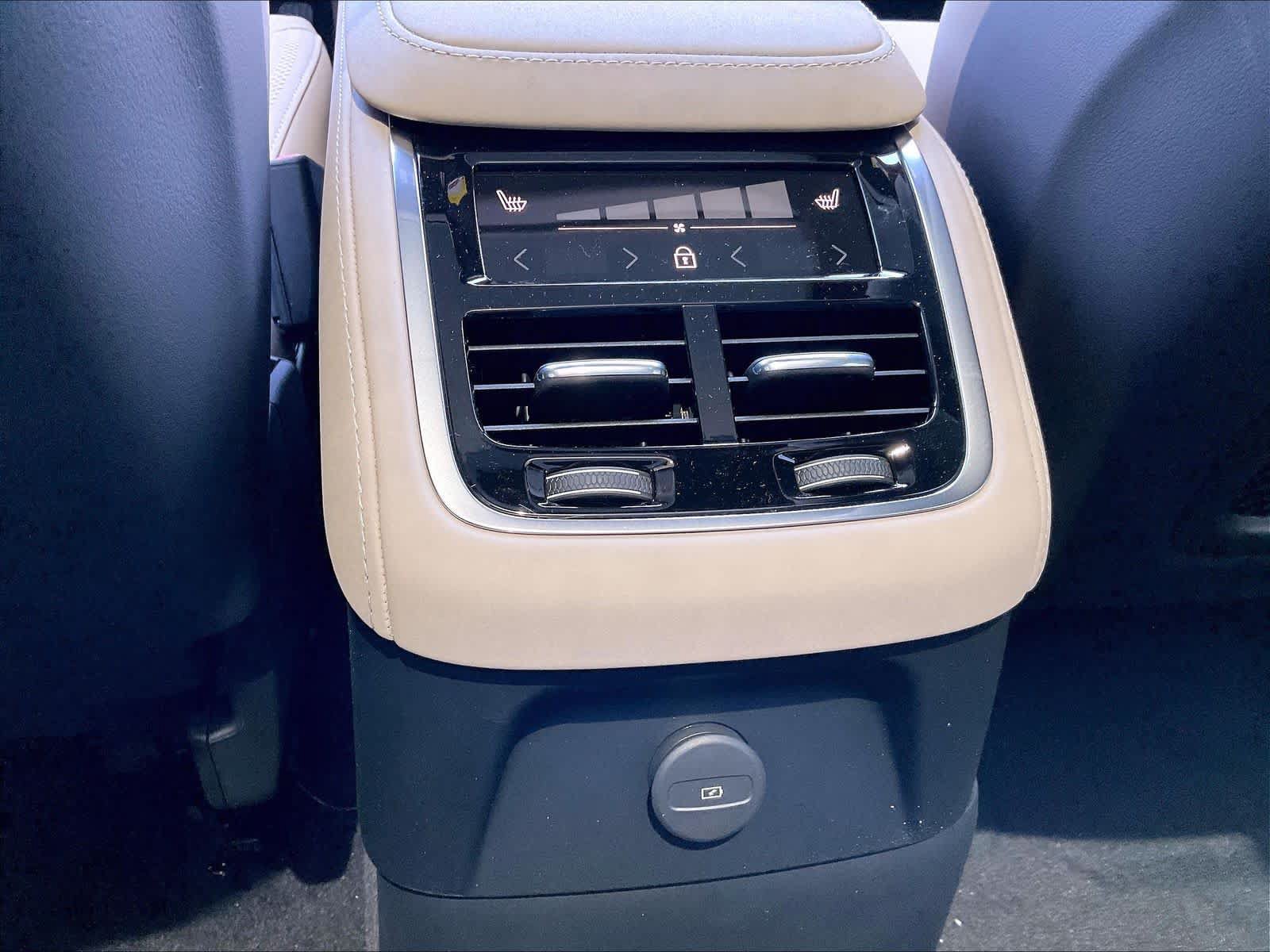 New 2026 Volvo XC90 T8 Plus w/ Protection Package AWD/4WD image 16