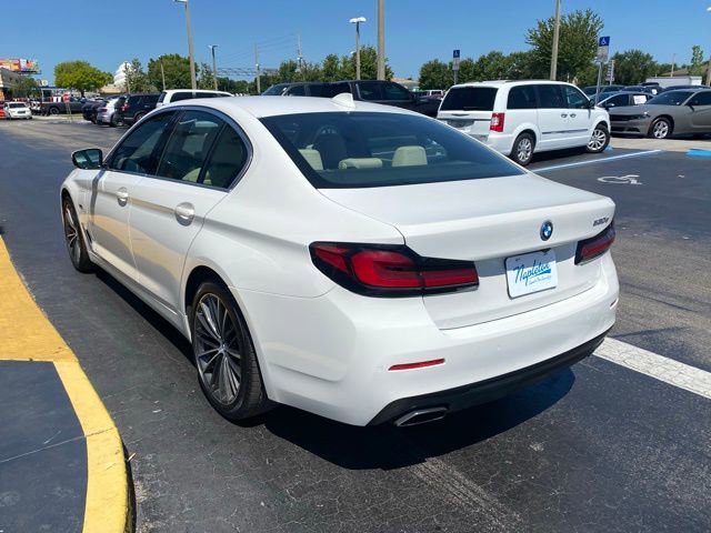 Used 2023 BMW 530e w/ Premium Package RWD image 7