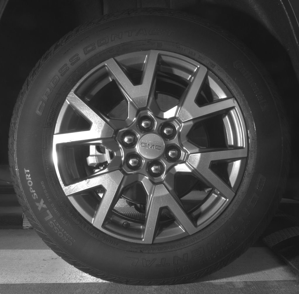 Used 2023 GMC Acadia SLT w/ LPO, Floor Liner Package FWD image 14