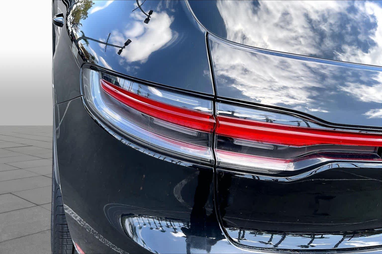 Used 2023 Porsche Macan S AWD/4WD image 27