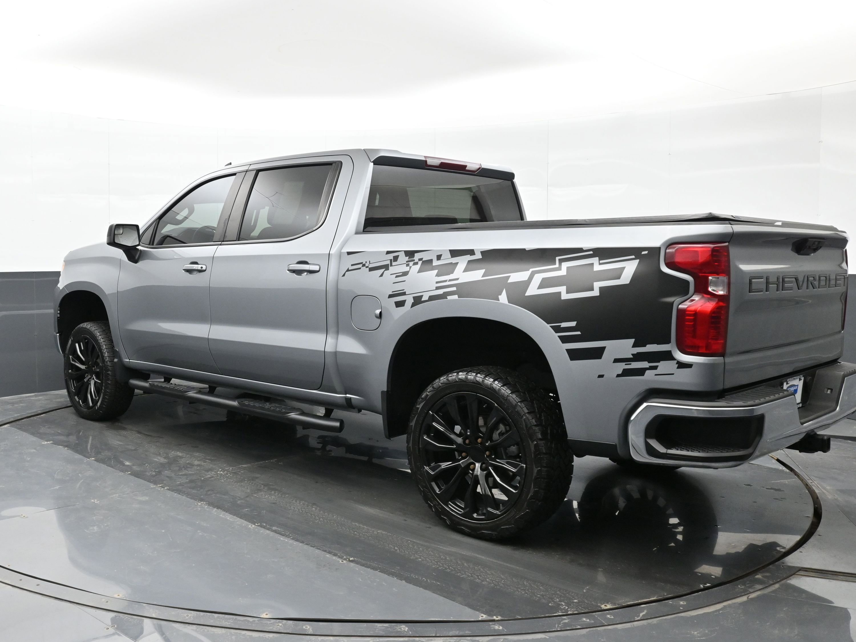 Used 2023 Chevrolet Silverado 1500 LT w/ Protection Package image 6
