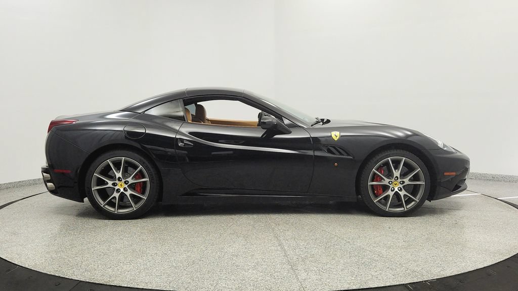 Used 2012 Ferrari California RWD image 6