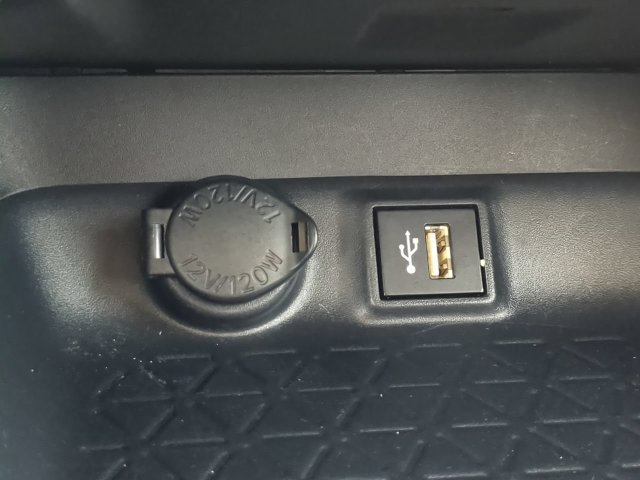 Certified 2025 Toyota RAV4 XLE FWD image 24