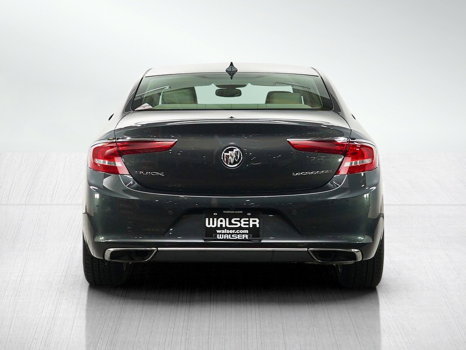 Used 2017 Buick LaCrosse Essence w/ Sun and Shade Package FWD image 4