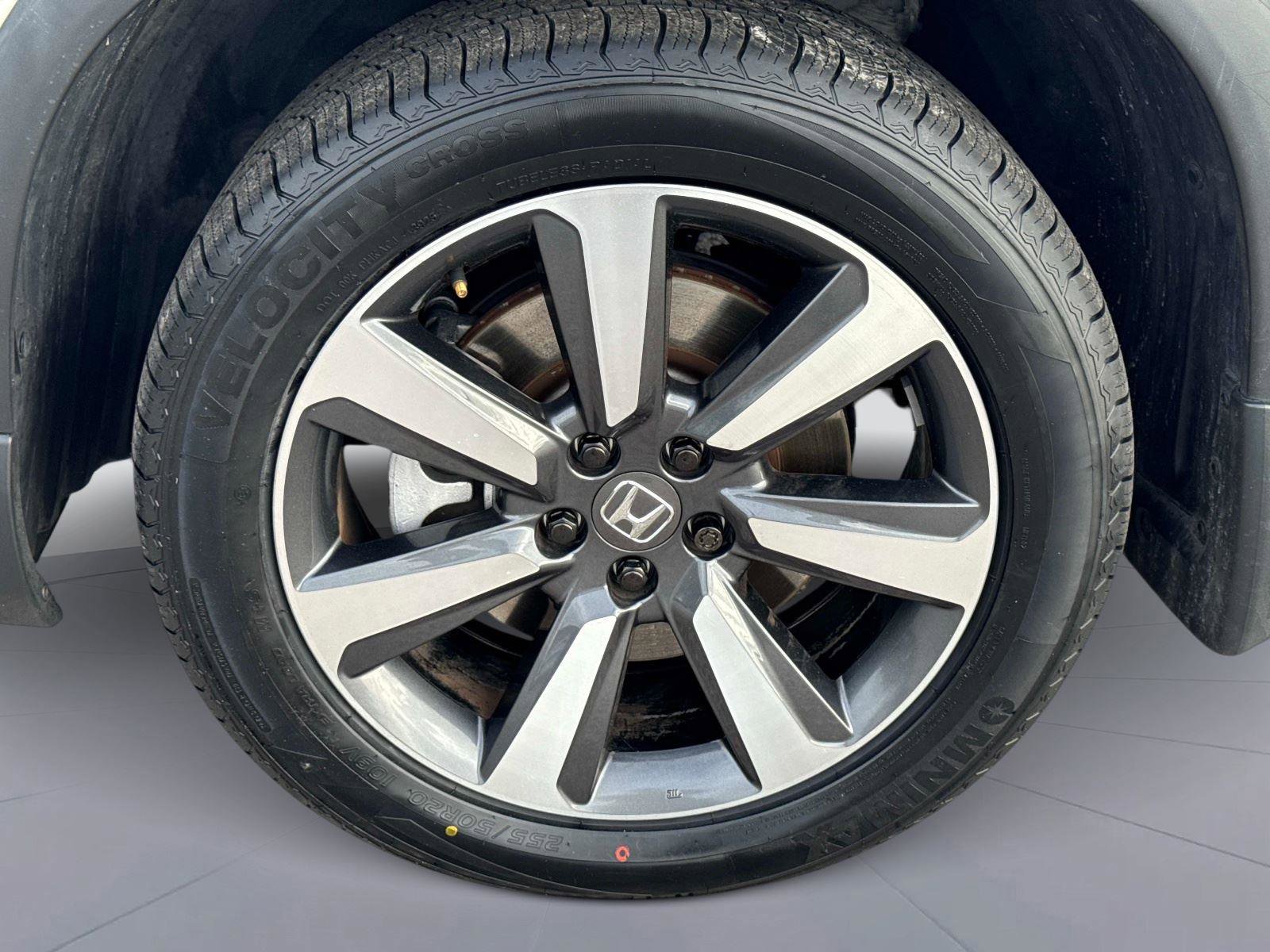 Certified 2024 Honda Pilot Touring image 11