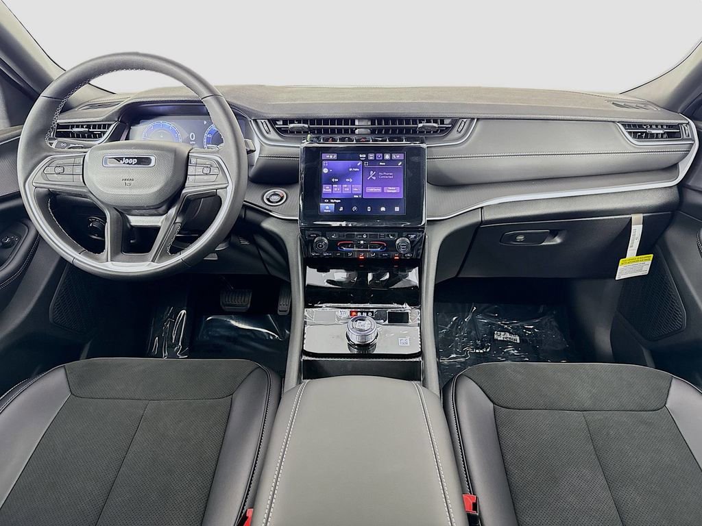 New 2025 Jeep Grand Cherokee L Laredo image 26