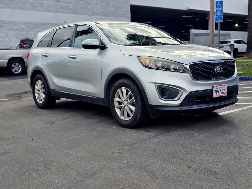 Used 2016 Kia Sorento L FWD image 4