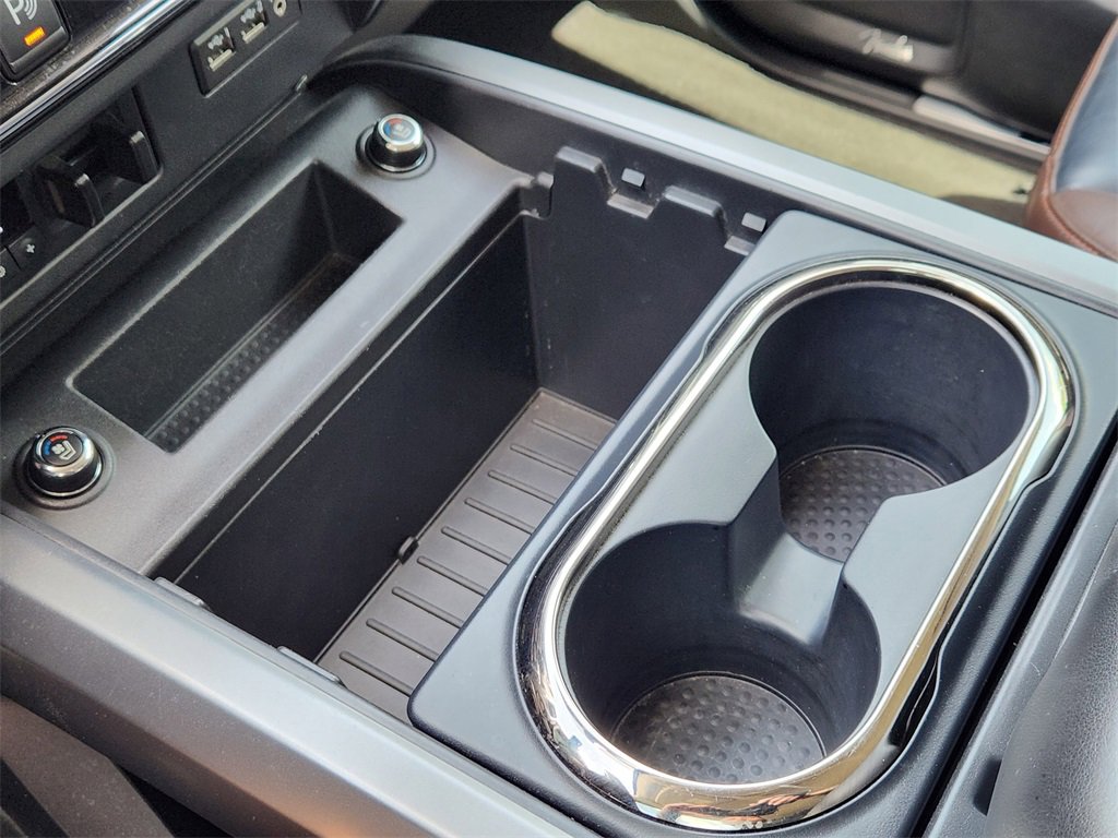 Used 2019 Nissan Titan Platinum Reserve w/ Platinum Utility Package image 19