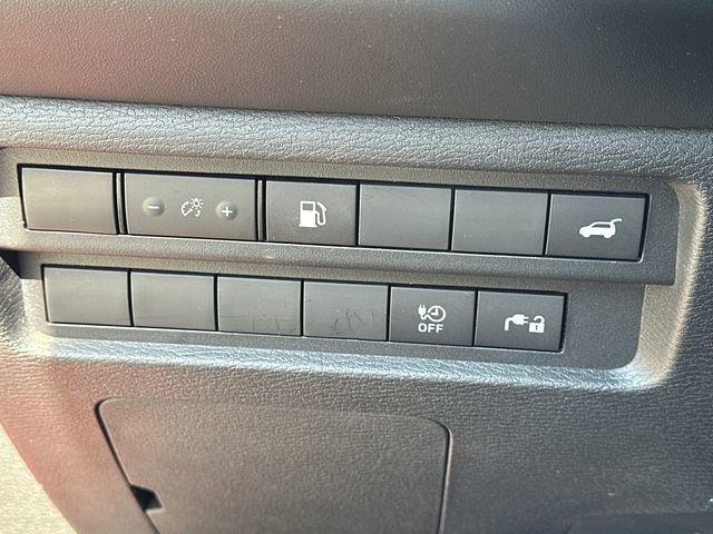 Used 2023 Mitsubishi Outlander 4WD Plug-In Hybrid image 26