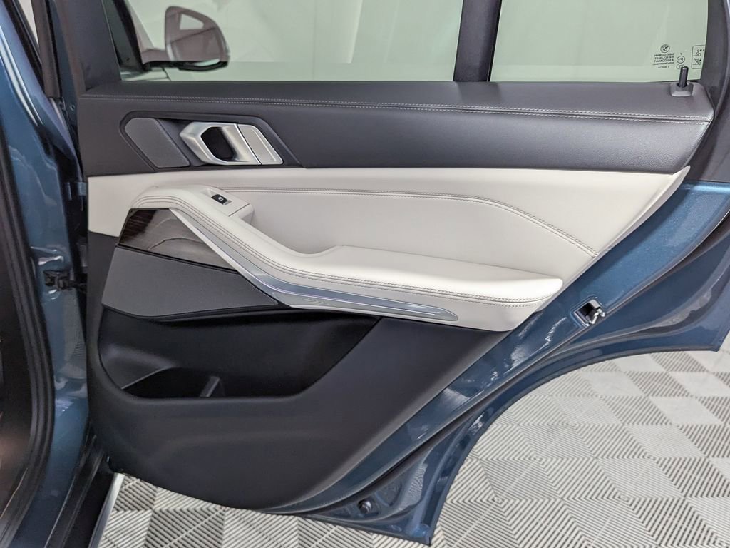 Certified 2024 BMW X5 xDrive40i w/ Premium Package AWD/4WD image 43