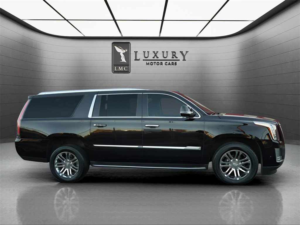 Used 2020 Cadillac Escalade ESV 4WD image 2