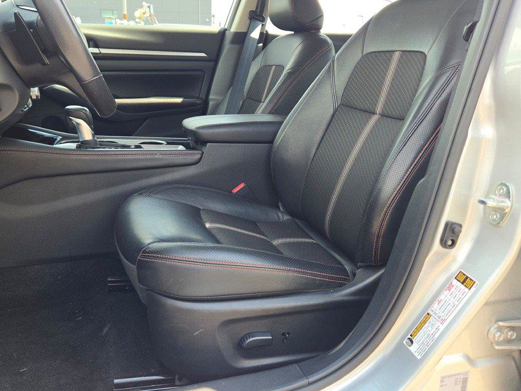 Used 2024 Nissan Altima 2.5 SR FWD image 19