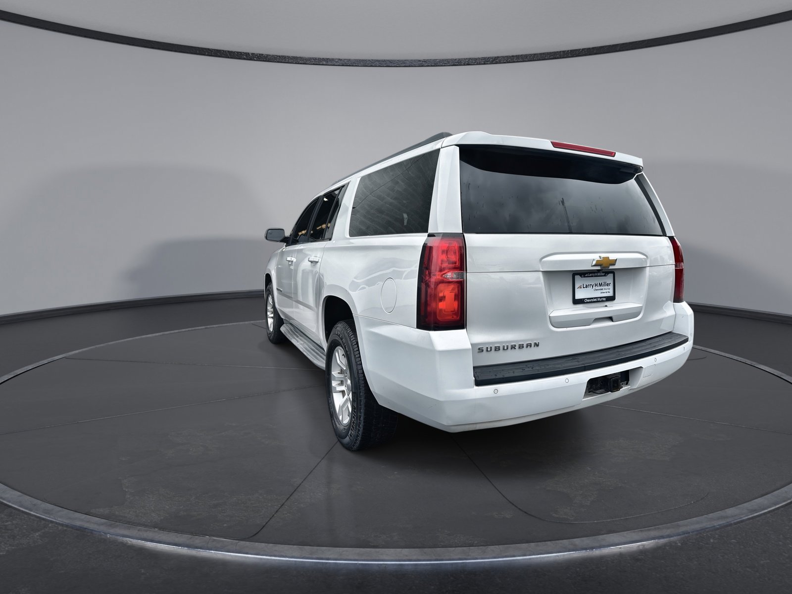 Used 2015 Chevrolet Suburban LT image 11