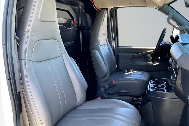 Used 2019 Chevrolet Express 2500 Extended w/ Driver Convenience Package RWD image 26