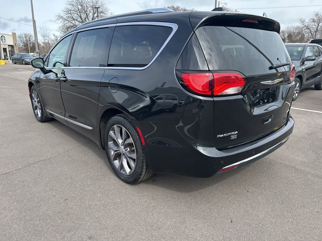 Used 2019 Chrysler Pacifica Limited image 7