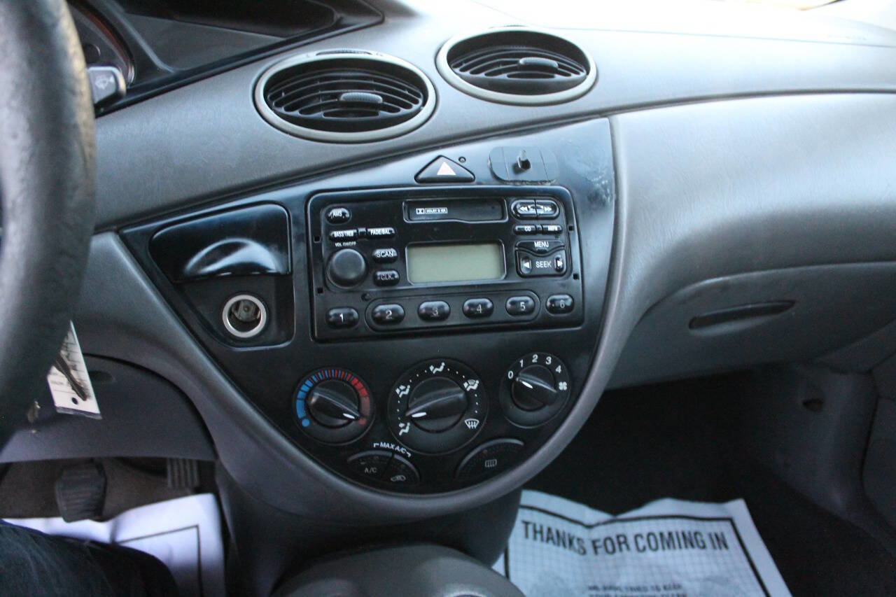 Used 2004 Ford Focus LX FWD image 35