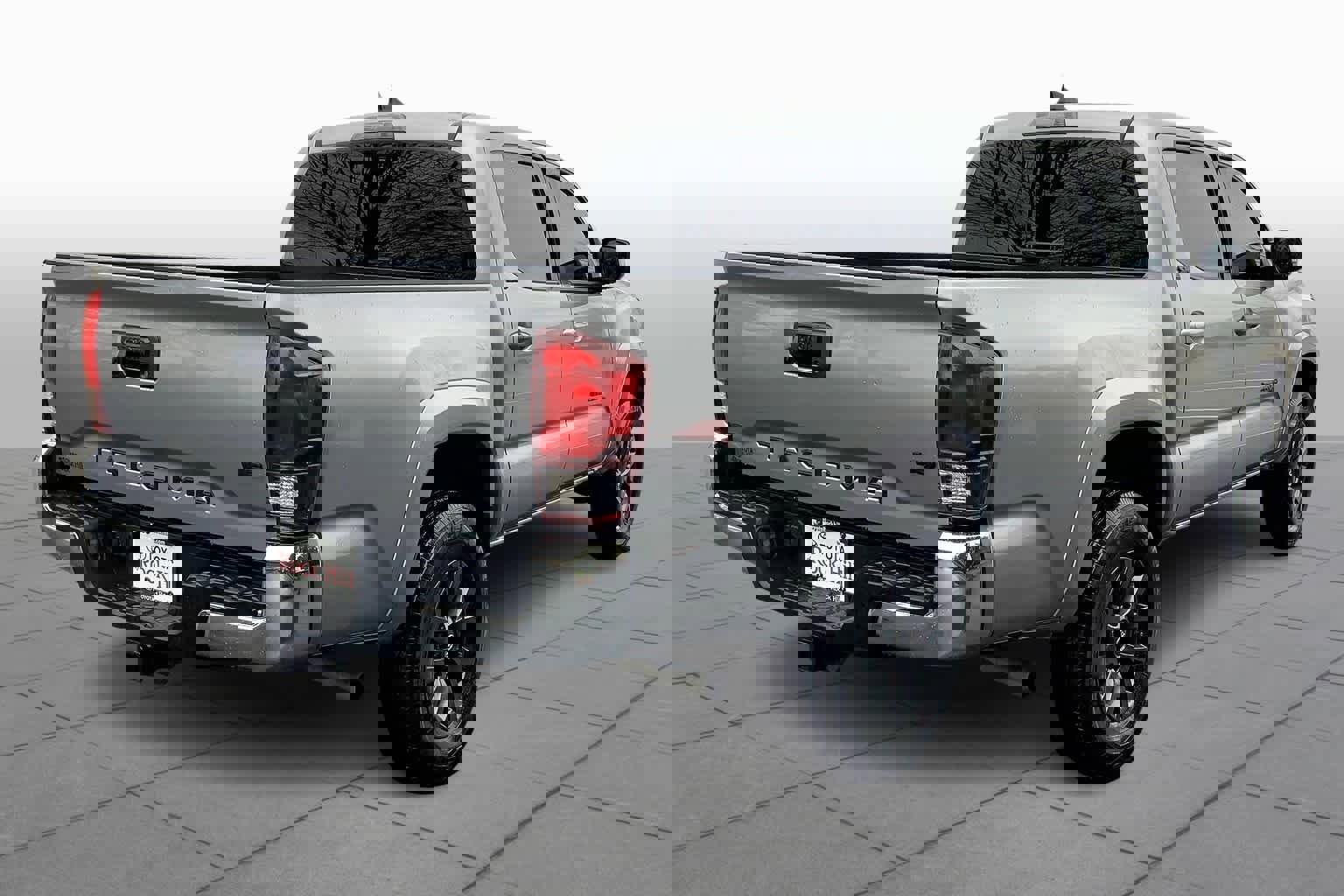 Used 2021 Toyota Tacoma SR5 RWD image 12