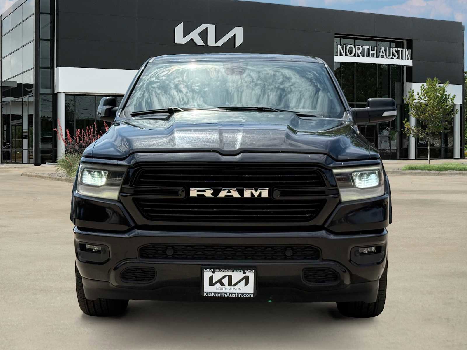 Used 2020 RAM 1500 Laramie w/ Sport Appearance Package AWD/4WD image 4