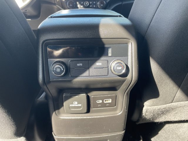 Used 2021 GMC Acadia SLE w/ Driver Convenience Package FWD image 20